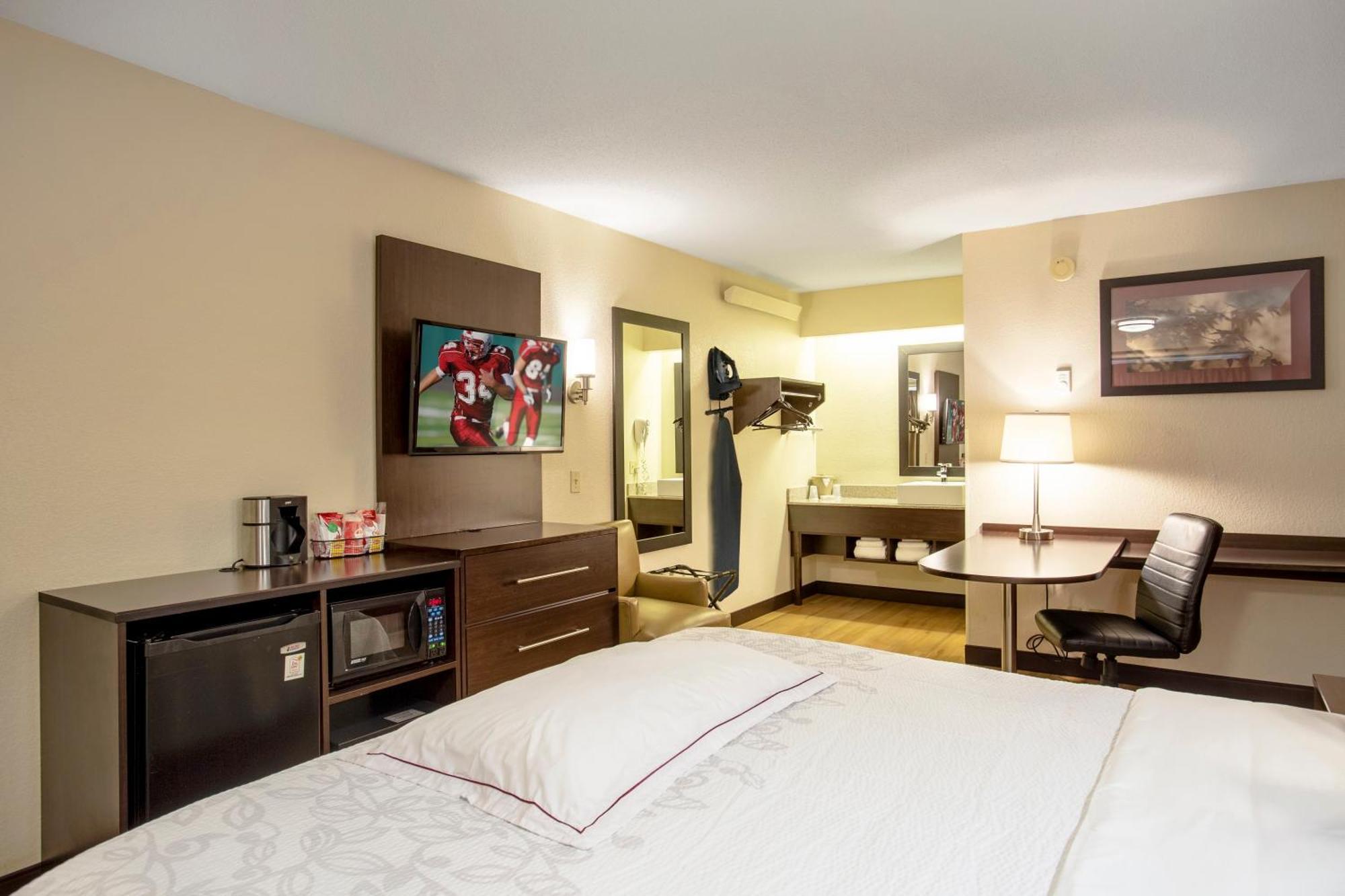 Red Roof Inn Plus+ St. Louis - Forest Park / Hampton Ave. Екстер'єр фото
